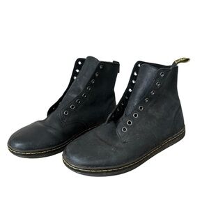 Dr. Martens Men's Tobias 10 Eye Boots in black leather.